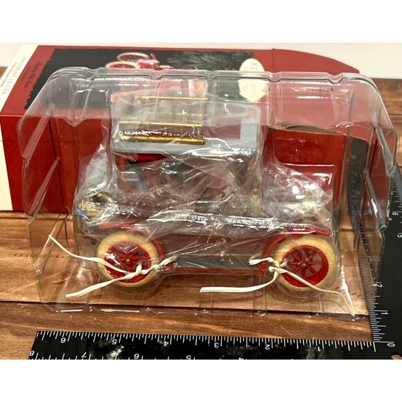 1993 HALLMARK KEEPSAKE ORNAMENT QX567-5 Shopping with Santa here comes santa Car - Picture 5 of 8